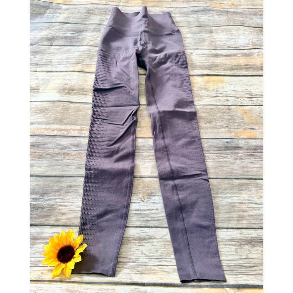 FABLETICS ATHLETIC LEGGINGS - Picture 4 of 4